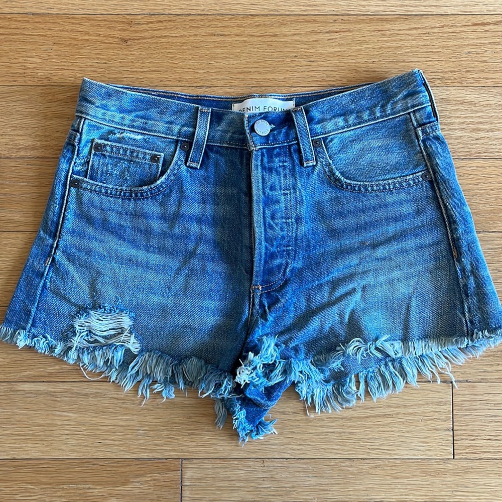Aritzia Denim Forum Ex-boyfriend Shorts Size 24